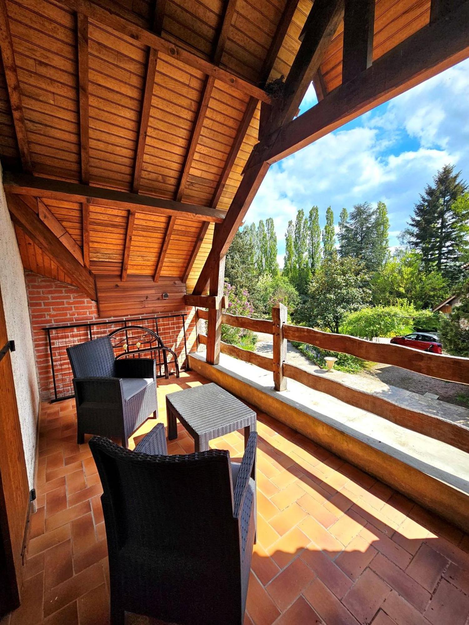Chambres D'Hotes Chez Renee Le Charmel Exterior foto